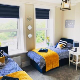 Twin Room with Private Bathroom